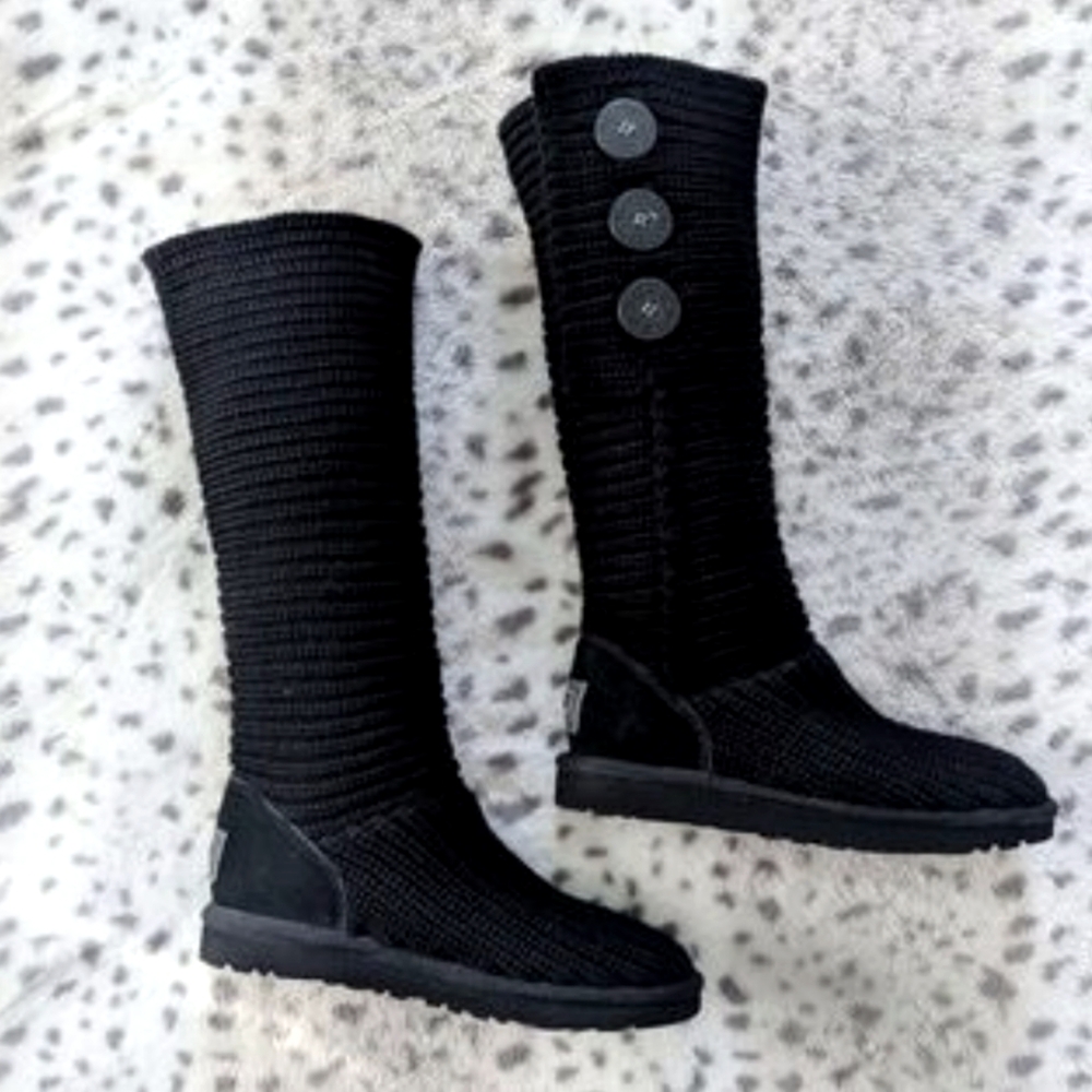 UGG Classic Cardy size 5 Black Knitted Sweater Boots